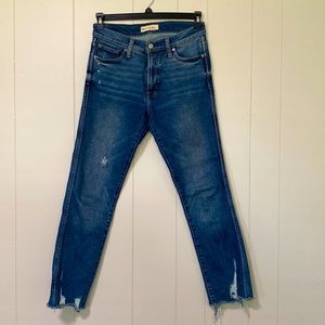 Gap. High rise. Size 28. Slim straight. Distressed.